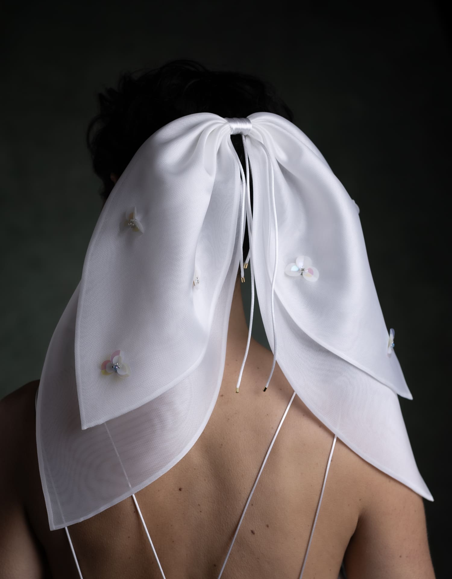 White Stela bridal veil, sculptural organza bow wedding accessory - Anabel Santos - Haute Couture - Galicia