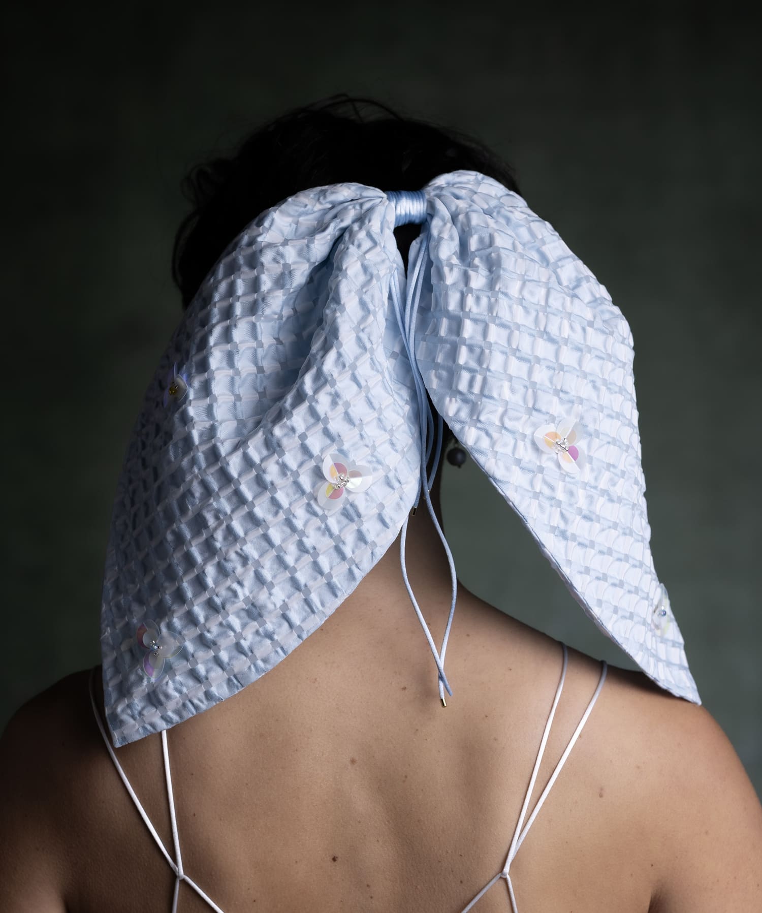 Blue Stela bridal veil, sculptural jacquard bow wedding accessory - Anabel Santos - Haute Couture - Galicia