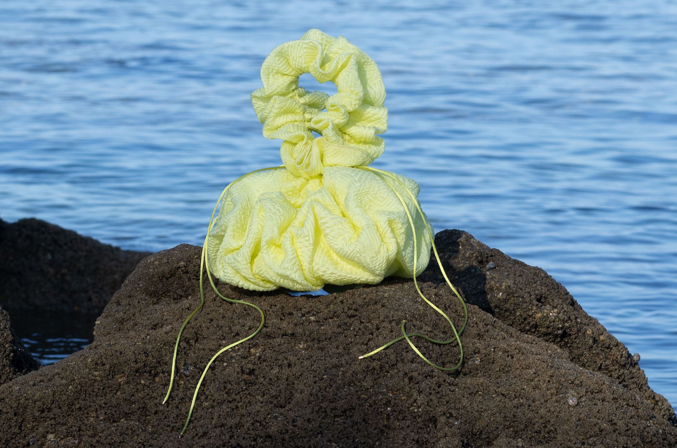 Bolso joya Nube Amarillo sobre el mar - Colección Fiesta Anabel Santos - Galicia