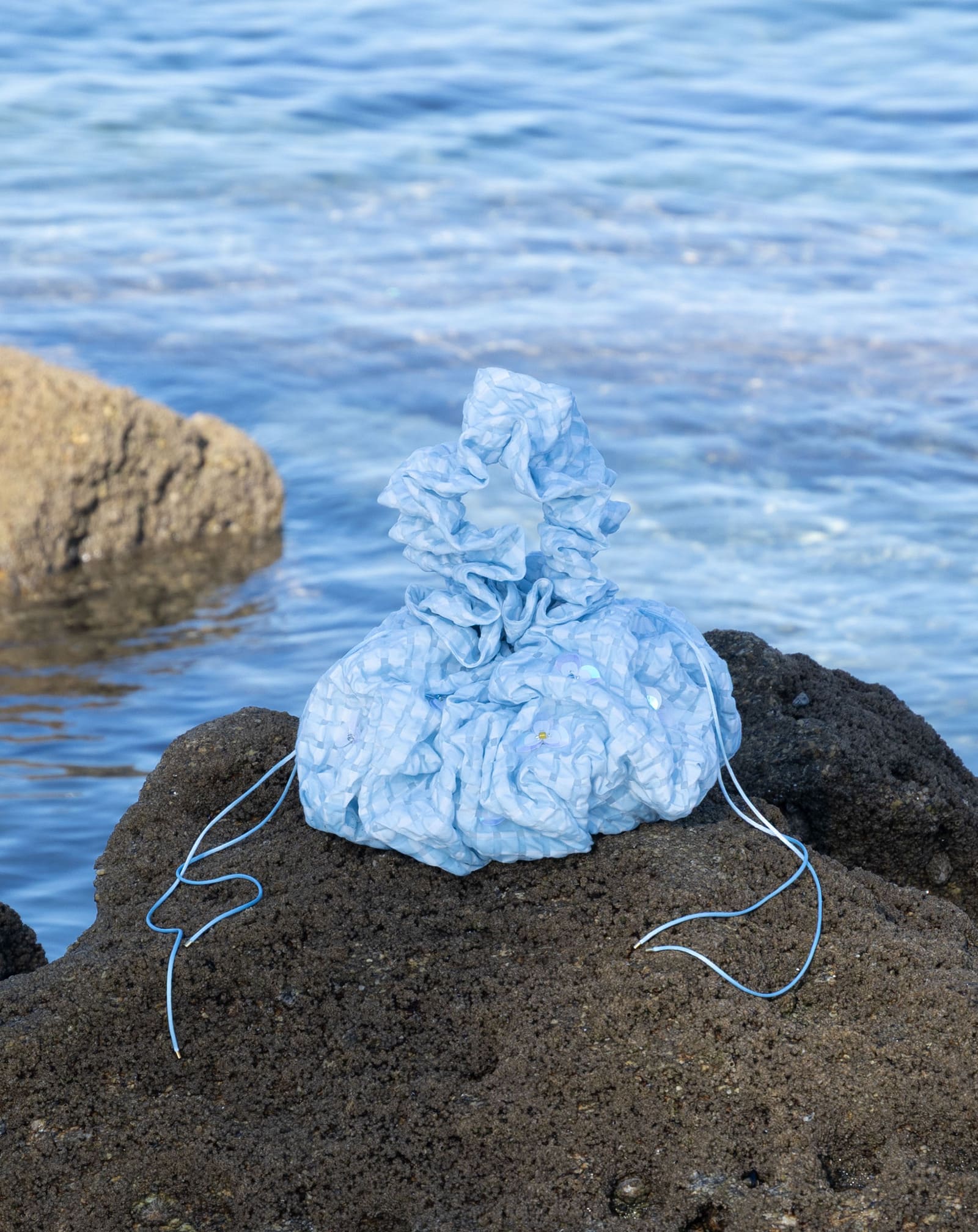 Bolso joya Nube Azul sobre el mar - Colección Novias Anabel Santos - Galicia