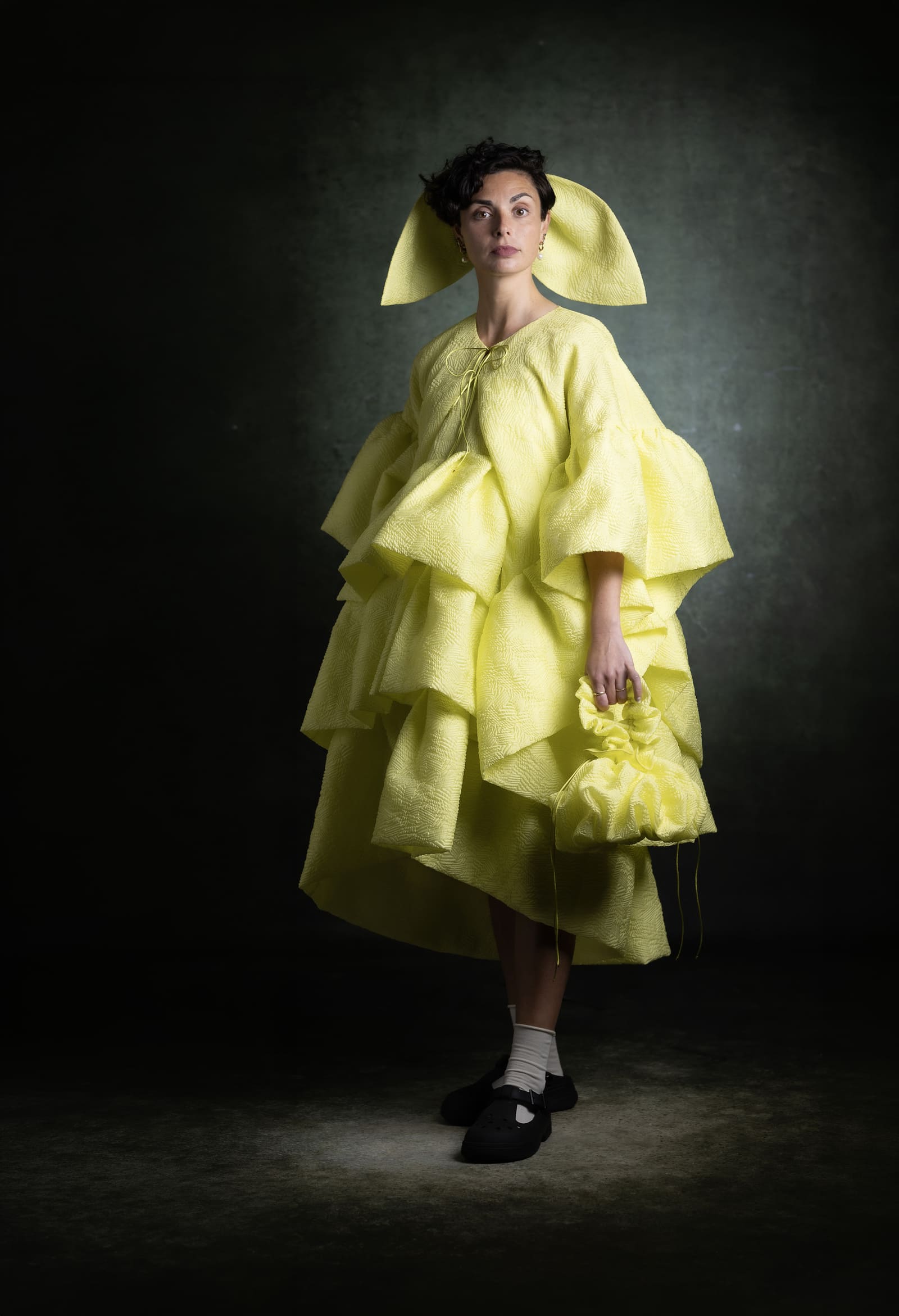 Albórea yellow evening gown for special occasions with fluid silhouette - Anabel Santos designer - Haute Couture - Galicia - Albórea Party dress