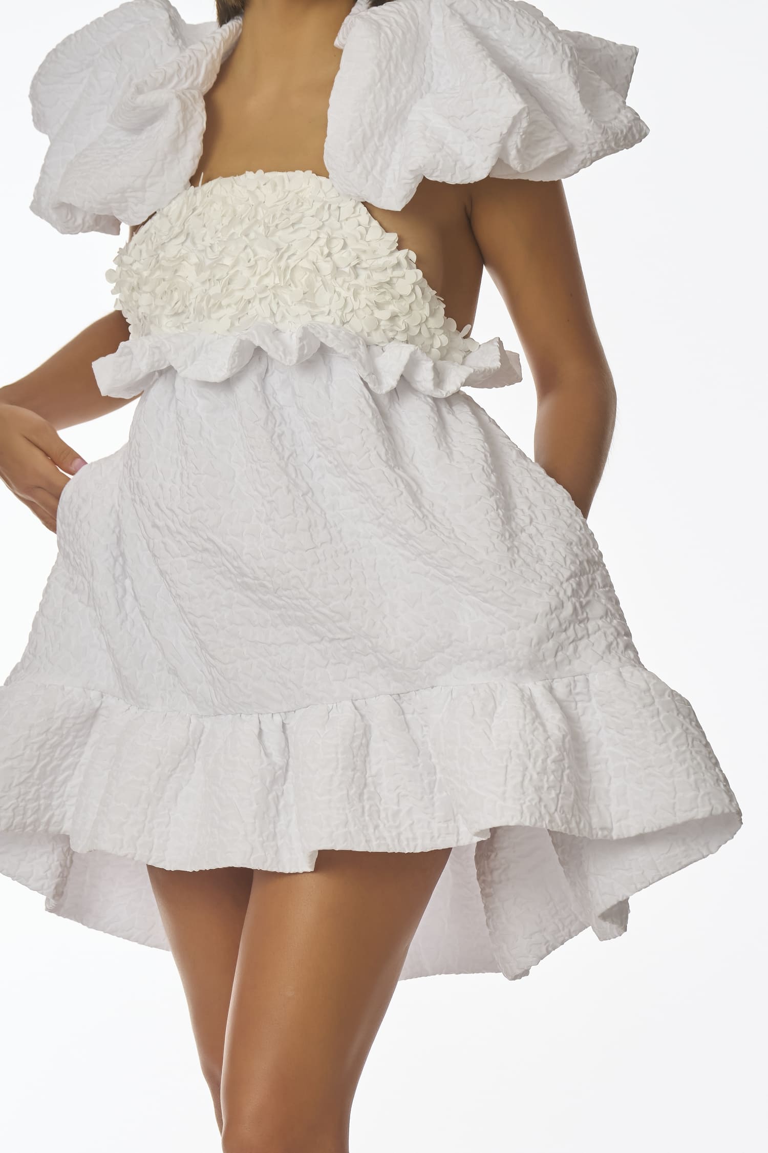 Camino white mini wedding dress with ethereal silhouette and lightweight movement - Anabel Santos Haute Couture - Galicia