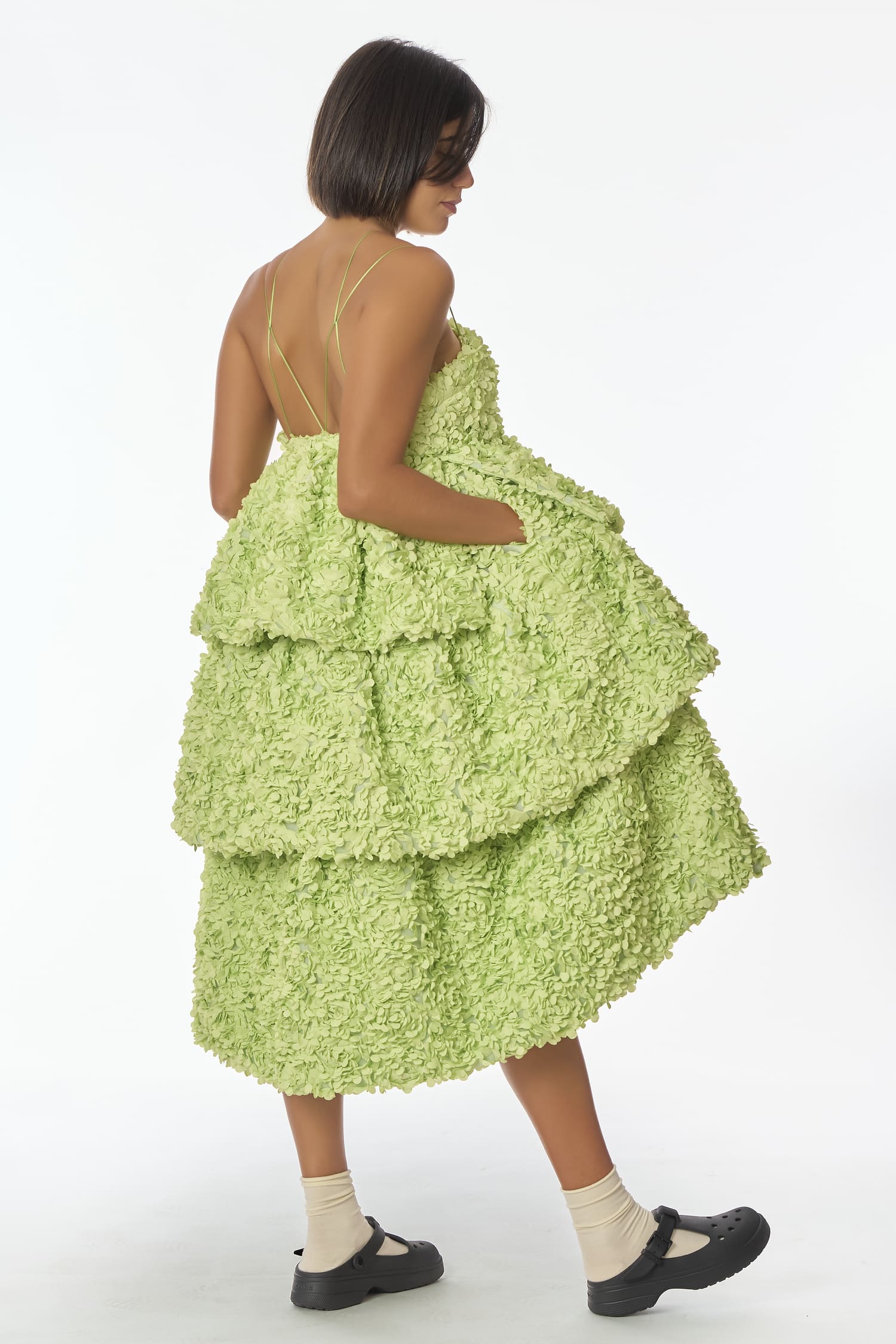 Ceremony dress in green Embroidered tulle fabric with thin criss-cross straps, Herbal green party dress - Anabel Santos - Haute Couture - Galicia