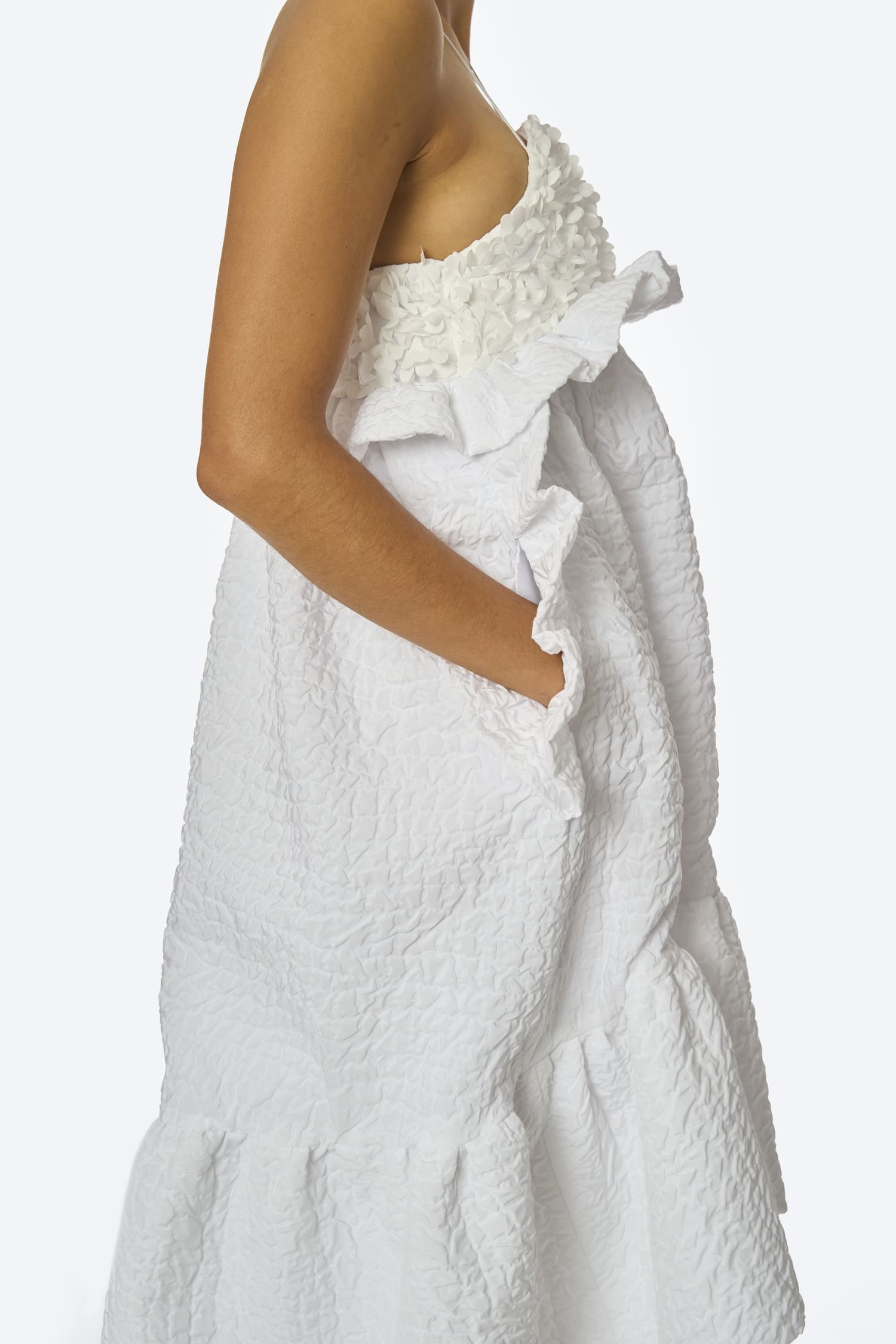 Geometrical Jacquard fabric of the white Senda wedding dress - Anabel Santos - Haute Couture - Galicia